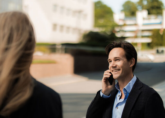 ole-i-telefon-utendørs